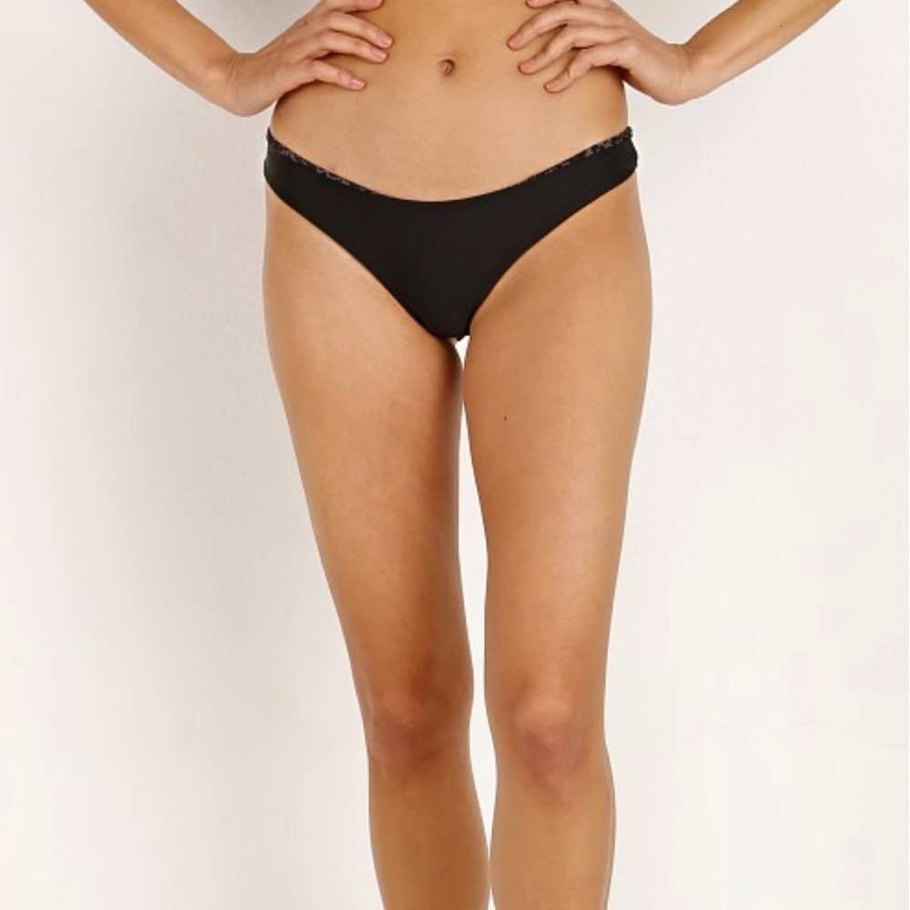 ACACIA Ho'okipa bottoms perfect condition
